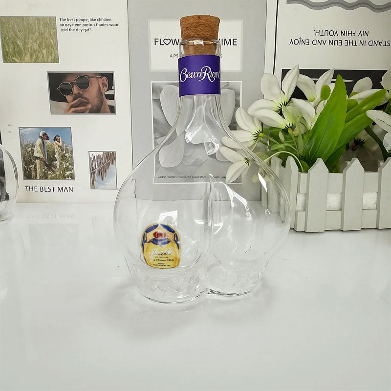 🥂Dale a tu cata de vinos un toque divertido con esta botella tan juguetona.