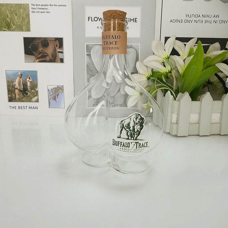 🥂Dale a tu cata de vinos un toque divertido con esta botella tan juguetona.